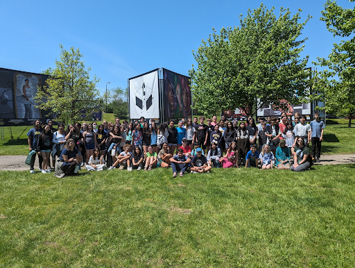 A group picture of all the students who participated in the art field trip.  Photo courtesy of Sarah Griesinger
