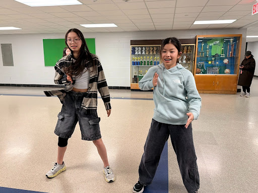 7th graders, Honoka Zenda and Utaha Okawa dancing to the song